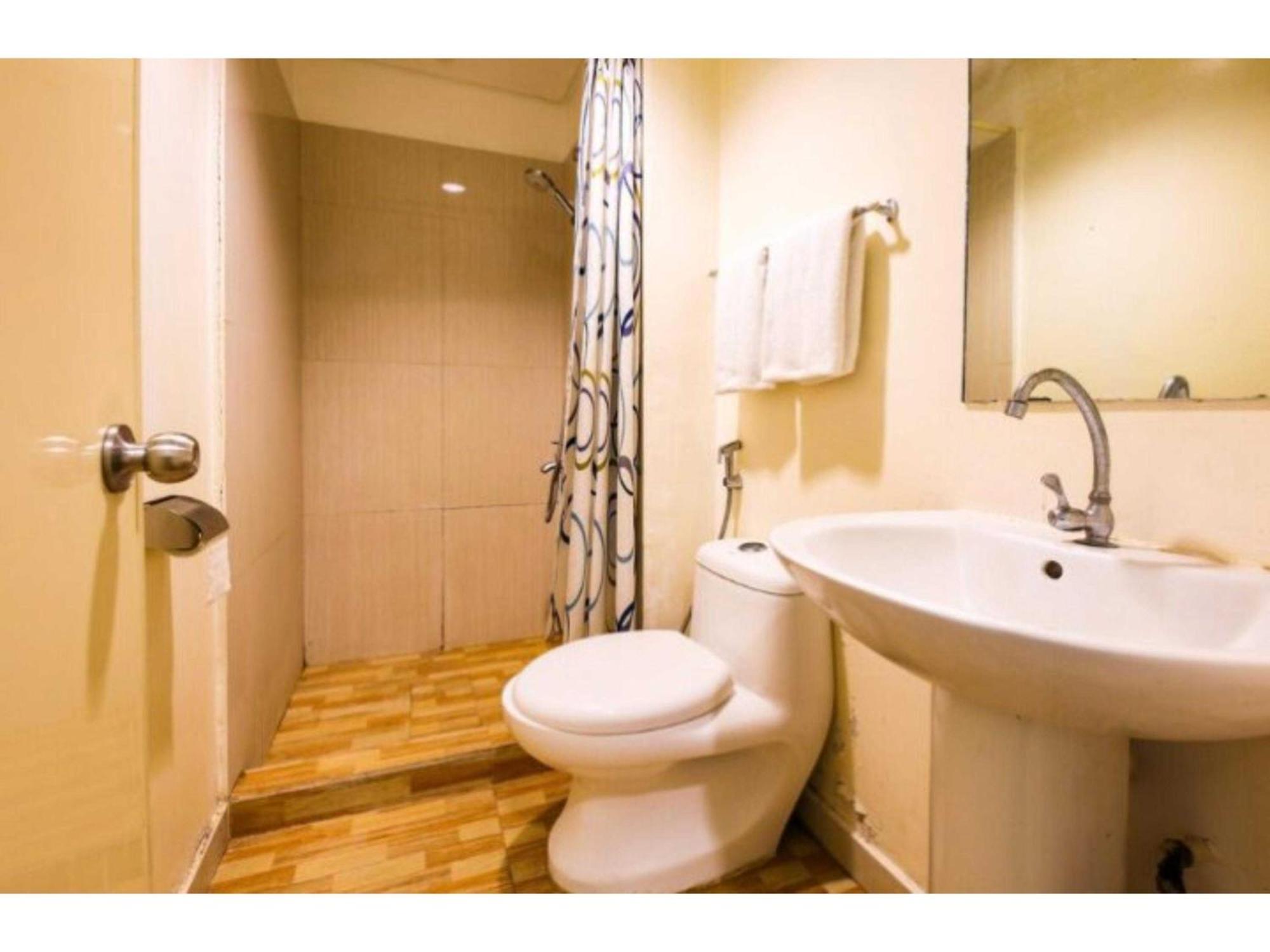 Oyo 769 Poblacion Suites Polaris Makati City Exteriér fotografie