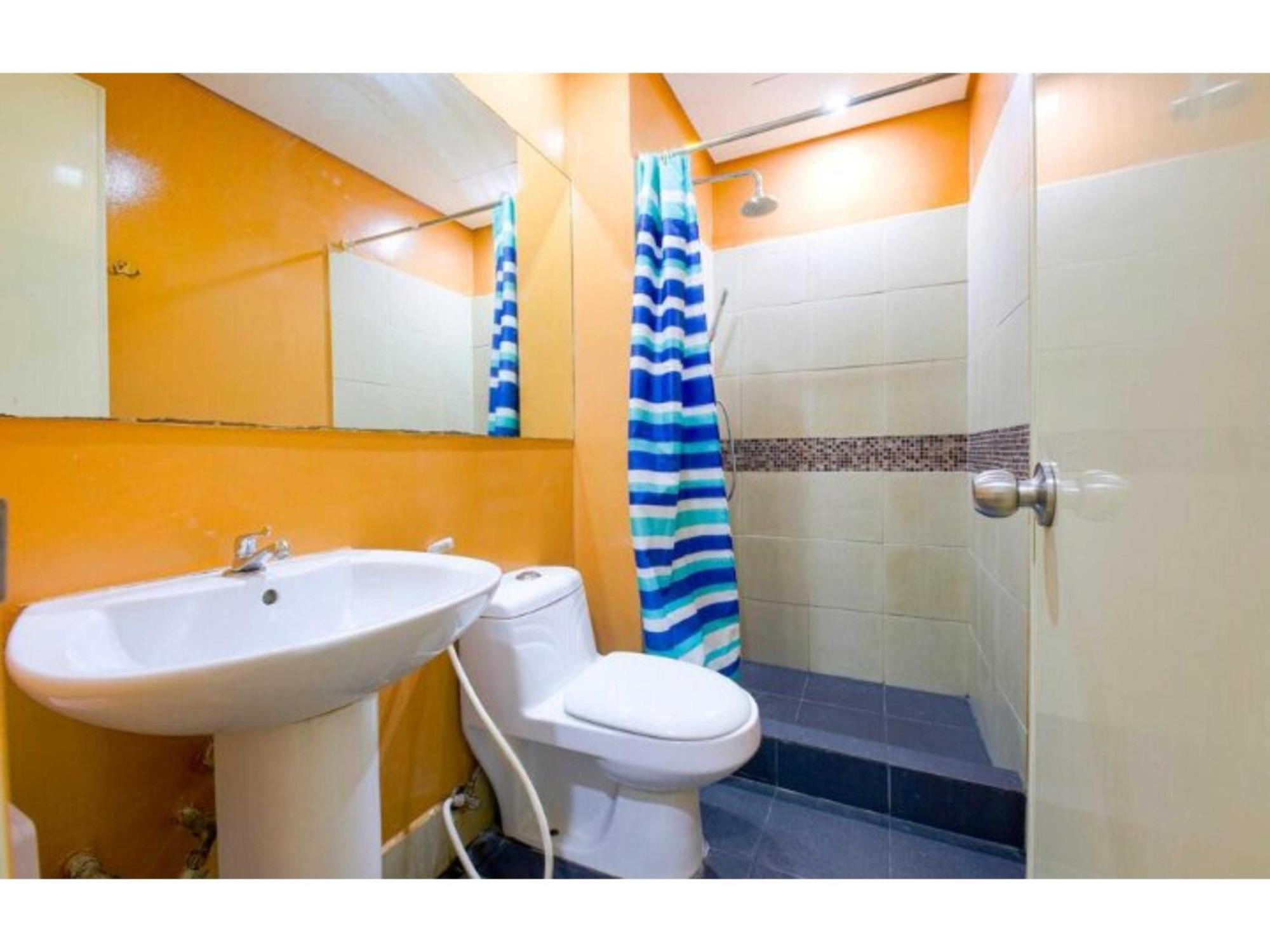 Oyo 769 Poblacion Suites Polaris Makati City Exteriér fotografie